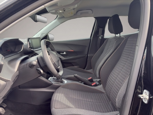 Peugeot 2008 (12/2021, Benzin)