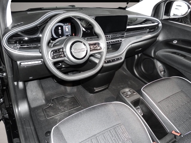 Fiat 500e, image 4 of 5