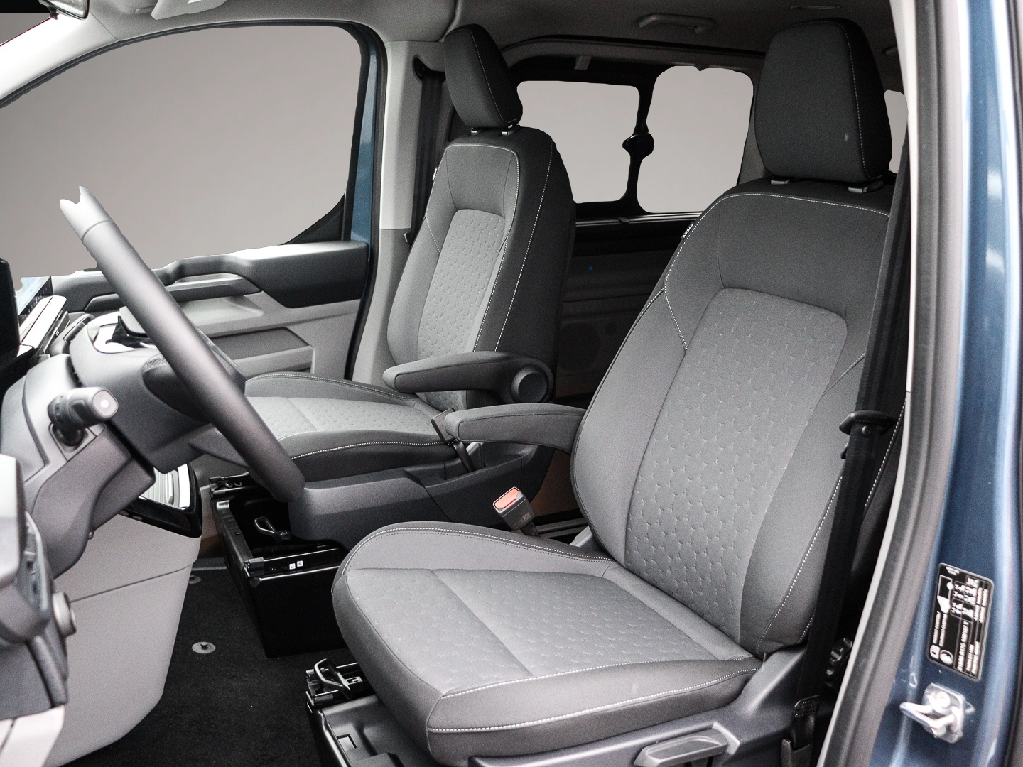 Ford Tourneo Custom (02/2026, Diesel)