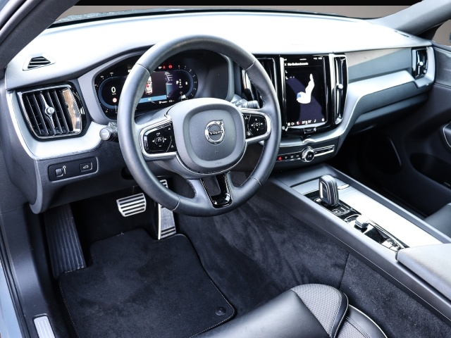 Volvo XC60 (02/2023, Benzin)