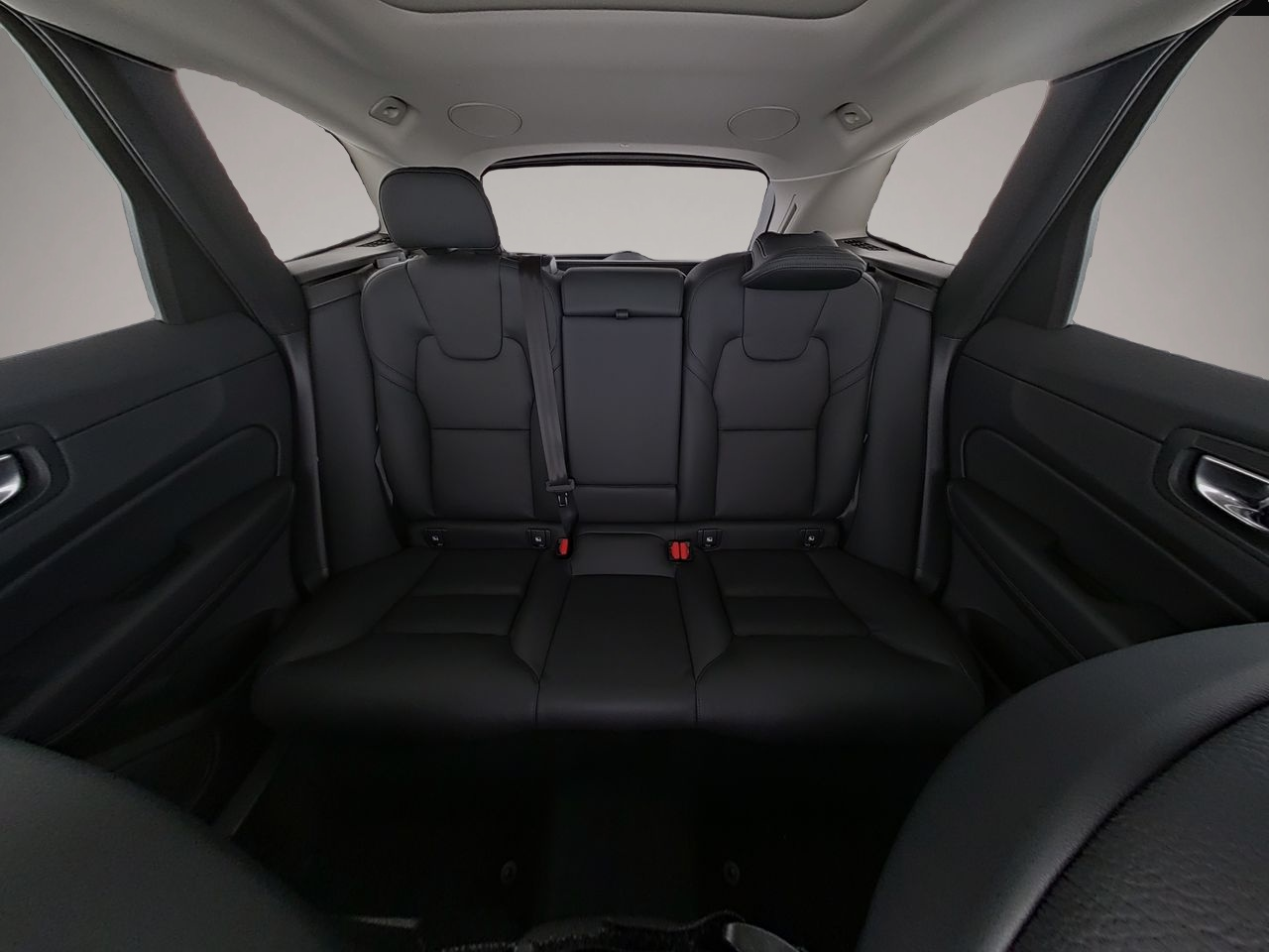 Volvo XC60 (05/2025, Benzin)