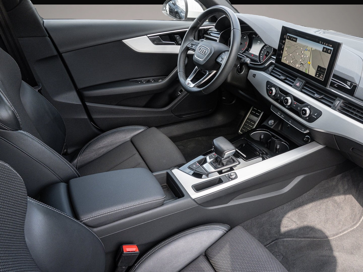 Audi A4 (02/2023, )