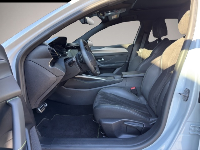 Peugeot 408 (09/2023, Benzin)