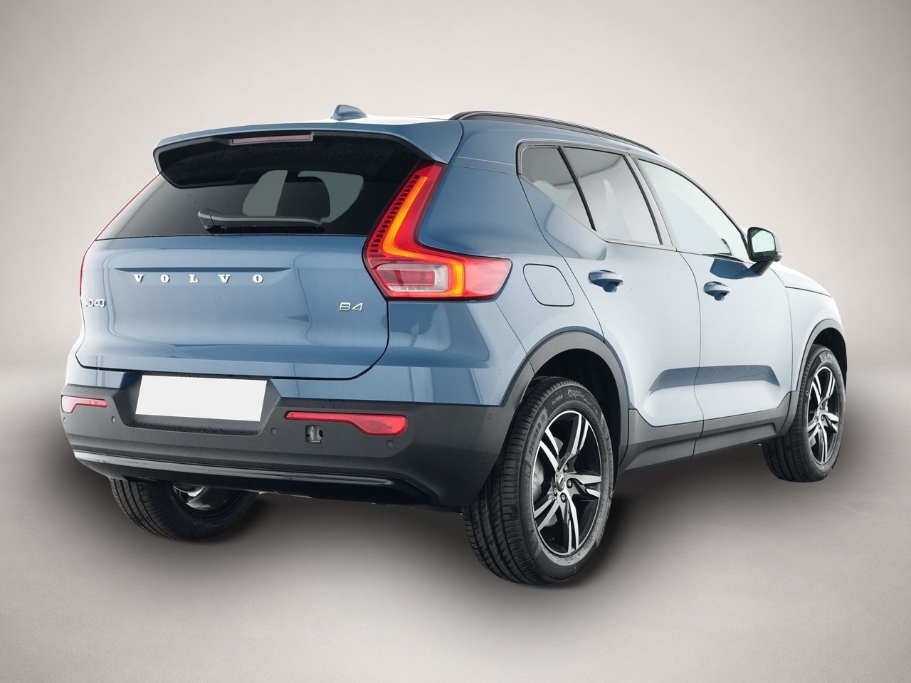 Volvo XC40 (06/2025, Benzin)
