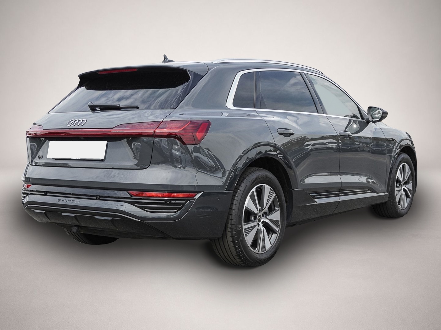 Audi Q8 e-tron (04/2023, ELECTRIC)