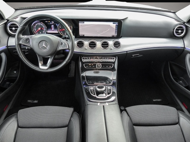 Mercedes-Benz E 200 (02/2018, Benzin)