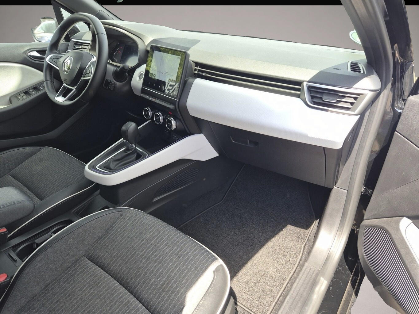 Renault Clio (07/2023, Benzin)