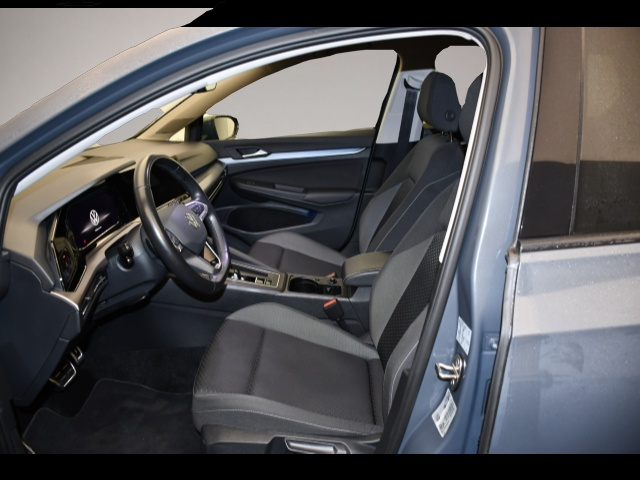 Volkswagen Golf (02/2023, Benzin)