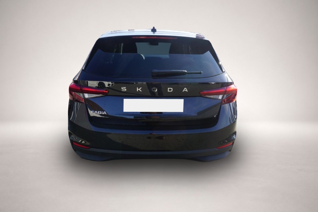 Skoda Fabia (11/2025, Benzin)