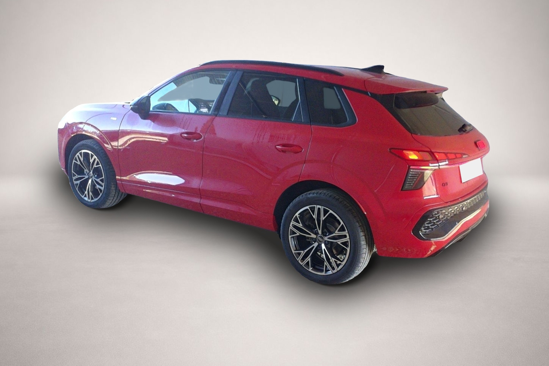 Audi Q3, image 2 of 5