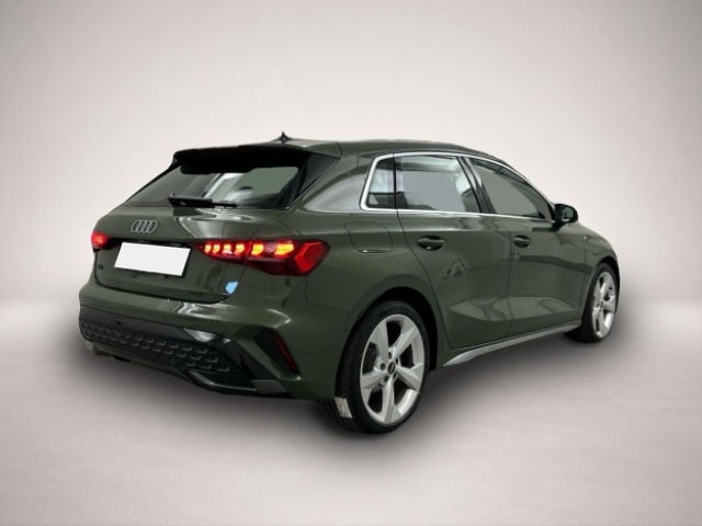 Audi A3 (12/2025, Benzin)