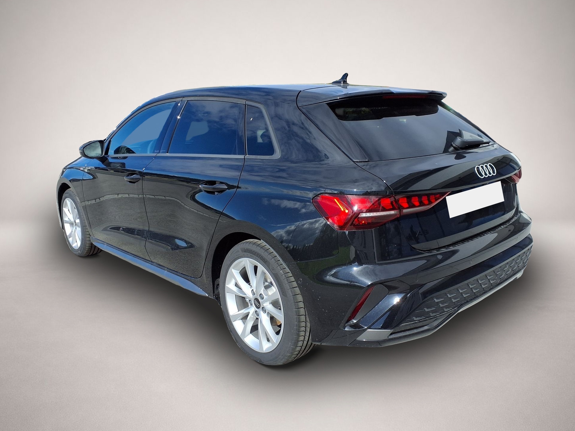 Audi A3, image 2 of 4