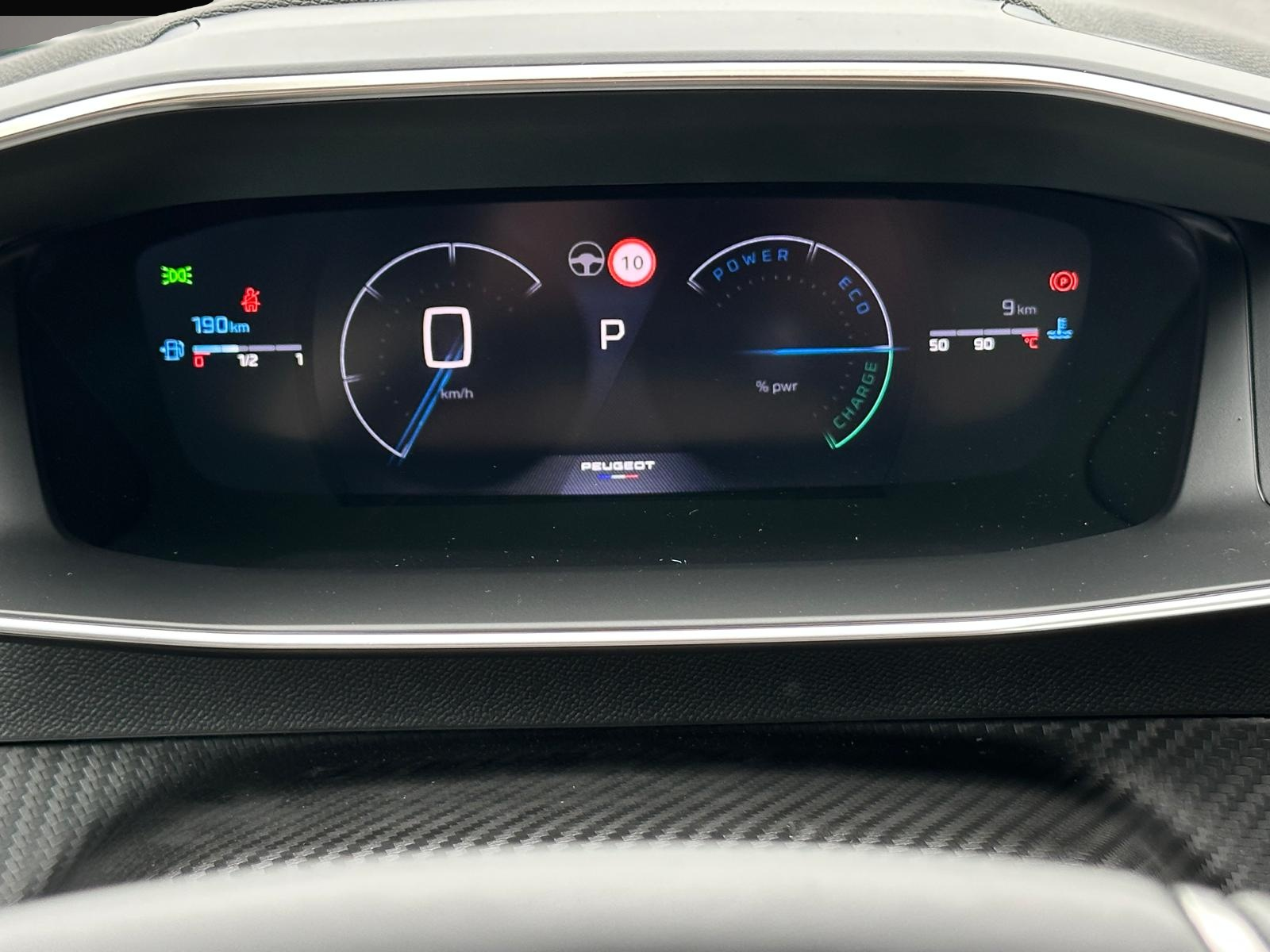 Peugeot 2008, image 5 of 6