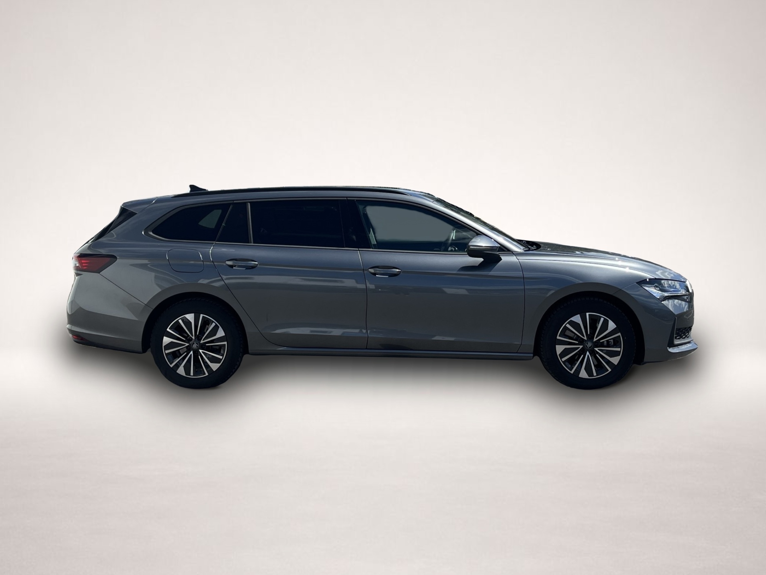 Skoda Superb (09/2025, Benzin)
