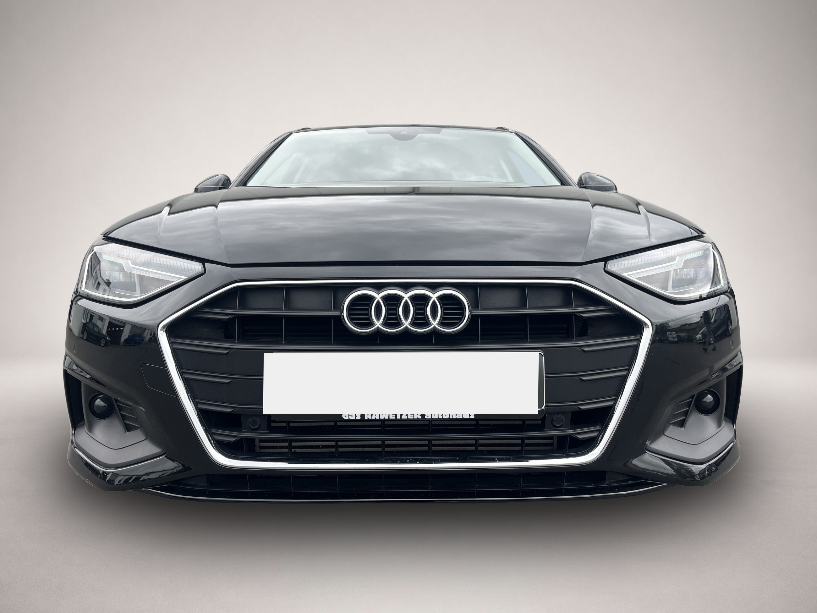 Audi A4 (09/2022, Benzin)