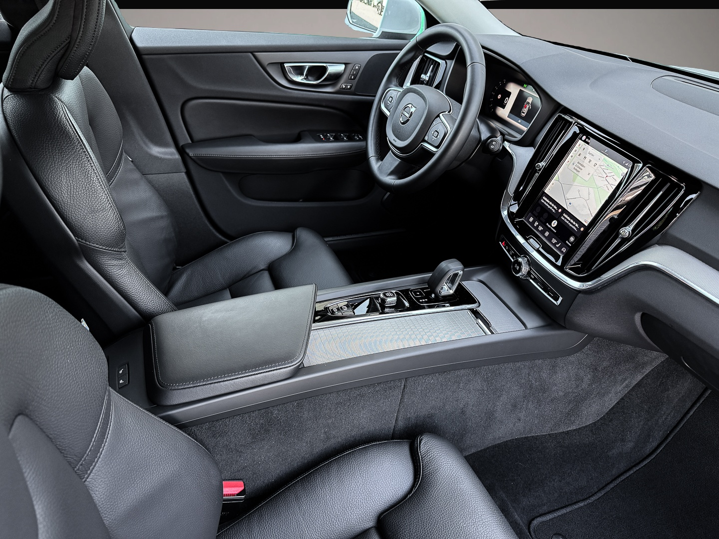 Volvo V60 (06/2024, Benzin)