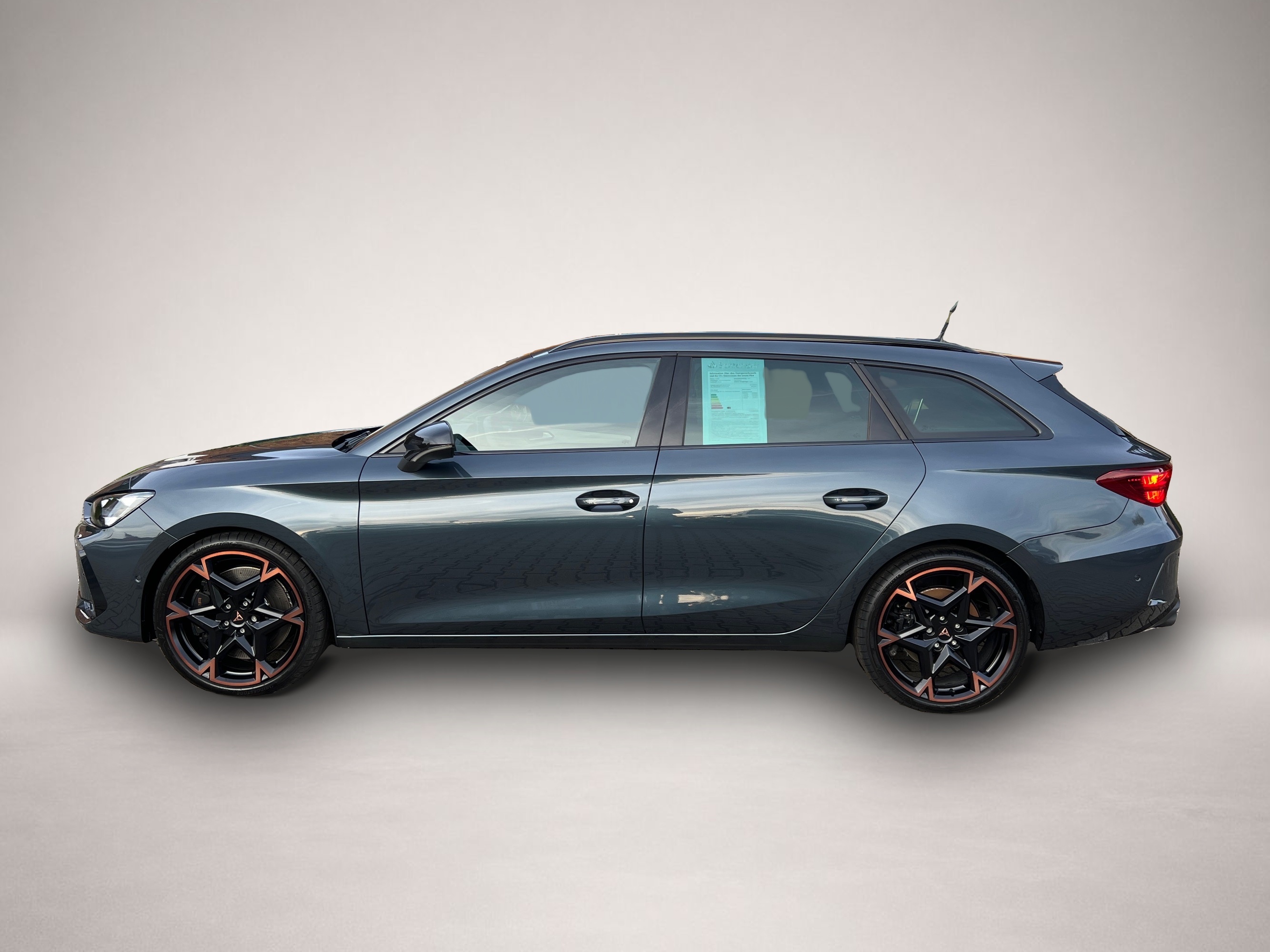 CUPRA Leon, image 2 of 5