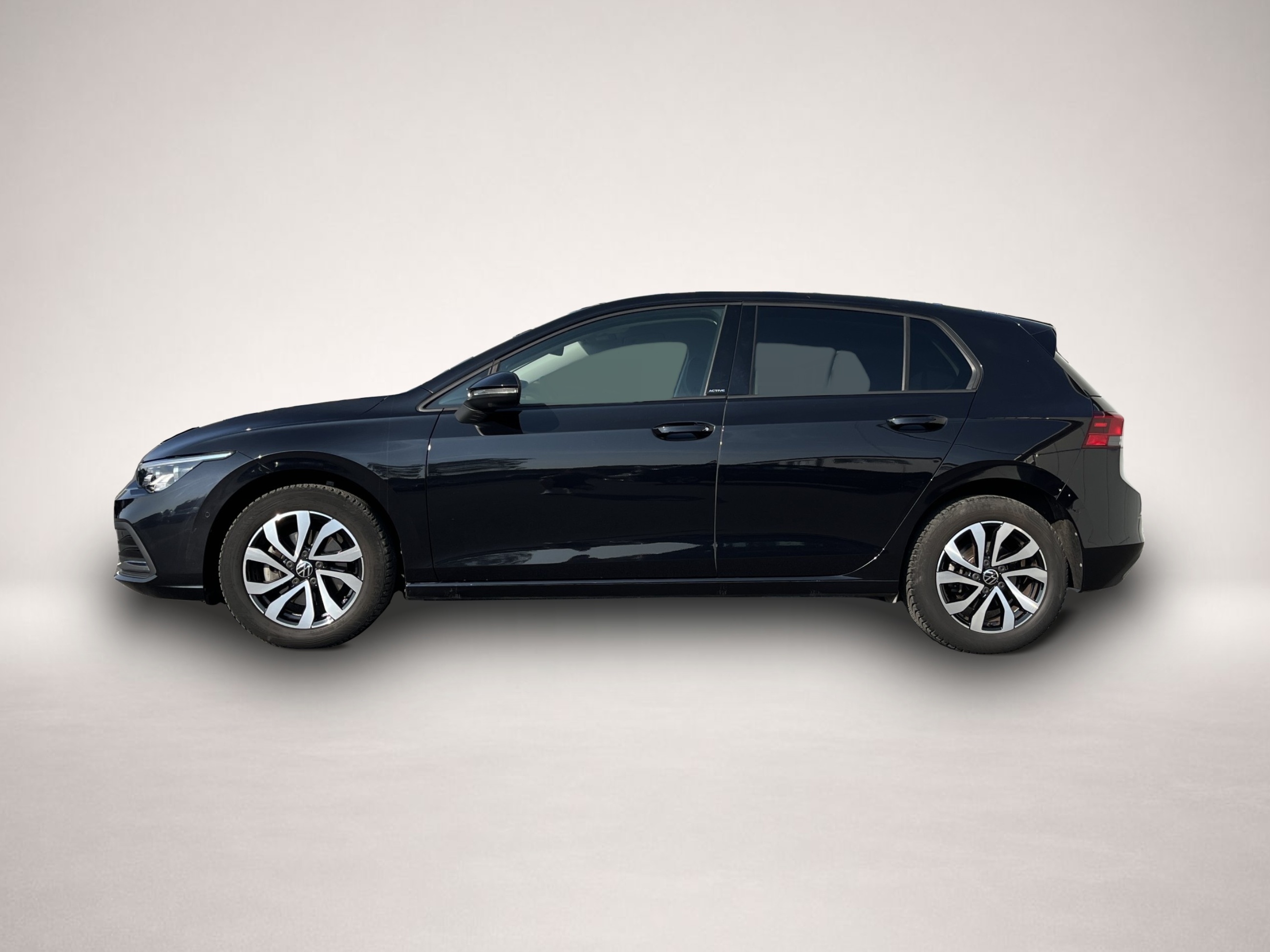 Volkswagen Golf (01/2023, Benzin)