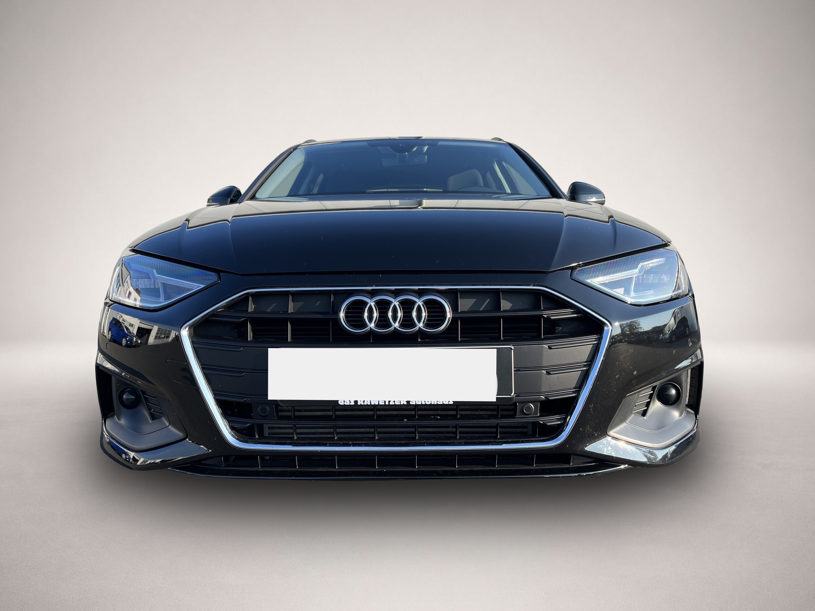 Audi A4 (08/2022, Benzin)