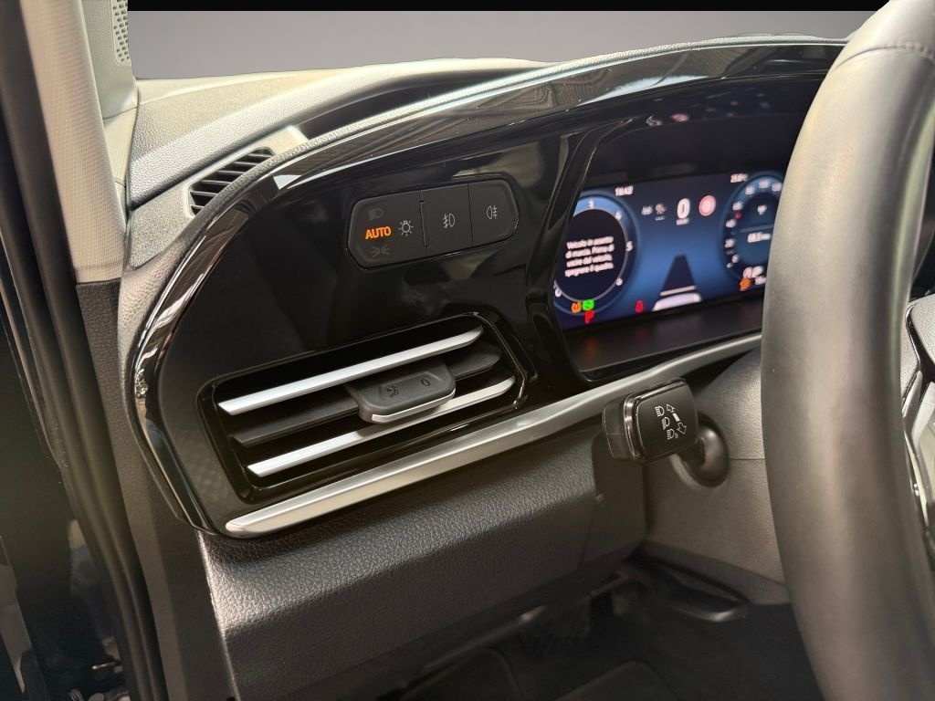 Ford Tourneo Connect (06/2025, )