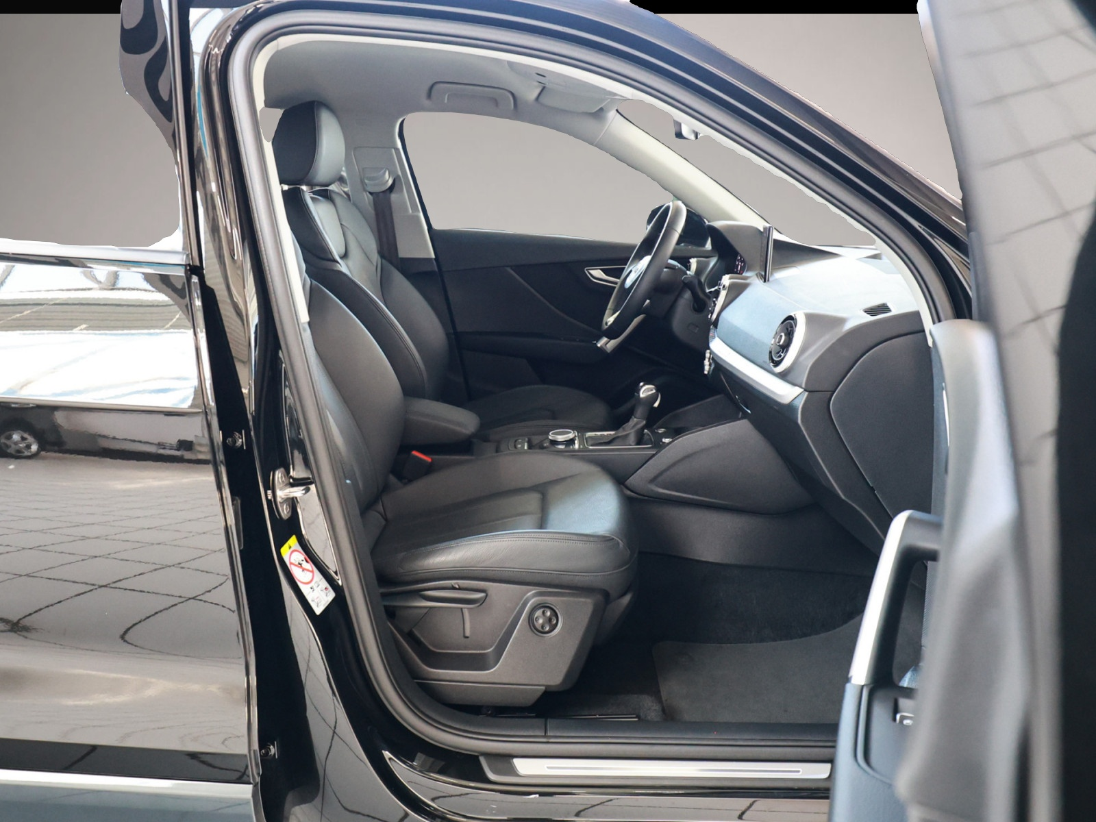 Audi Q2 (11/2023, Benzin)