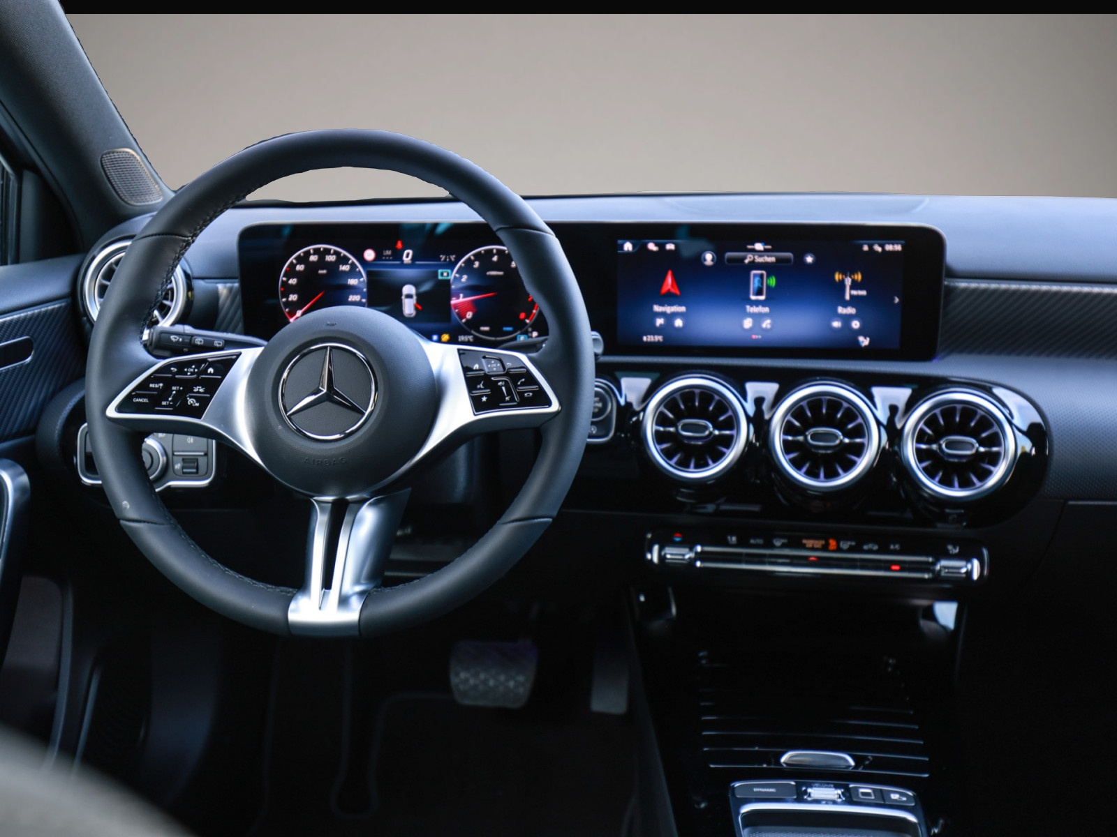 Mercedes-Benz A 200 (02/2026, Benzin)