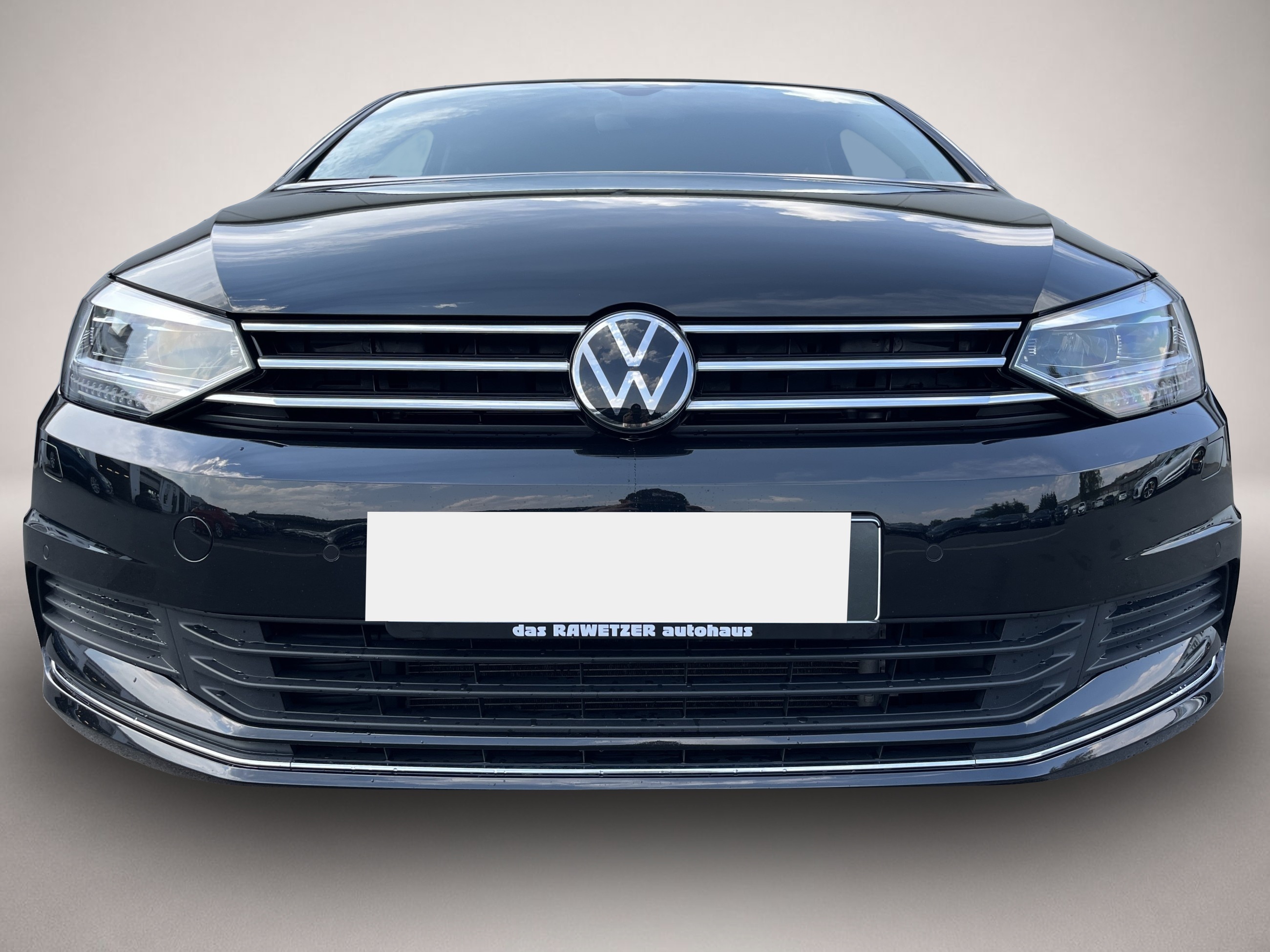 Volkswagen Touran (11/2025, Benzin)