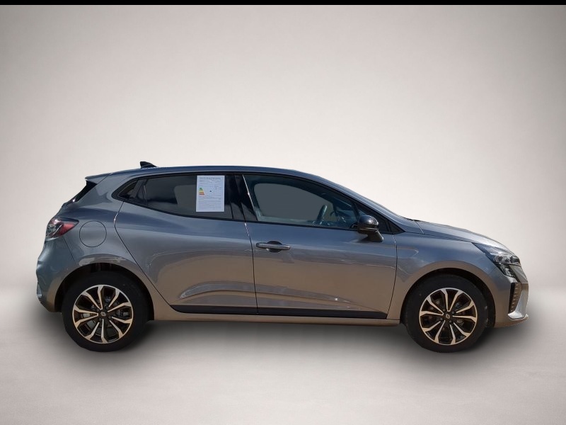 Renault Clio (11/2025, Benzin)