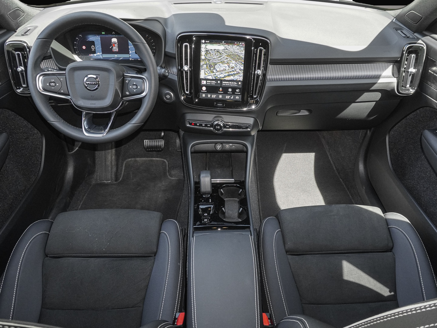 Volvo XC40 (12/2023, Benzin)