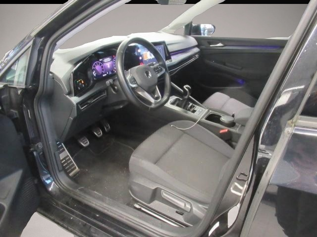 Volkswagen Golf (06/2021, Benzin)