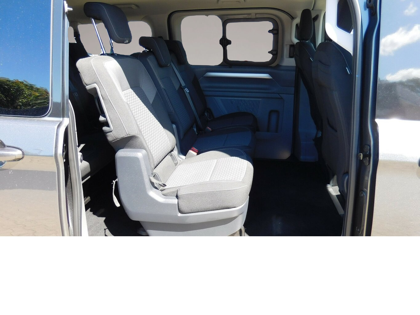 Volkswagen T7 Caravelle (07/2025, Diesel)