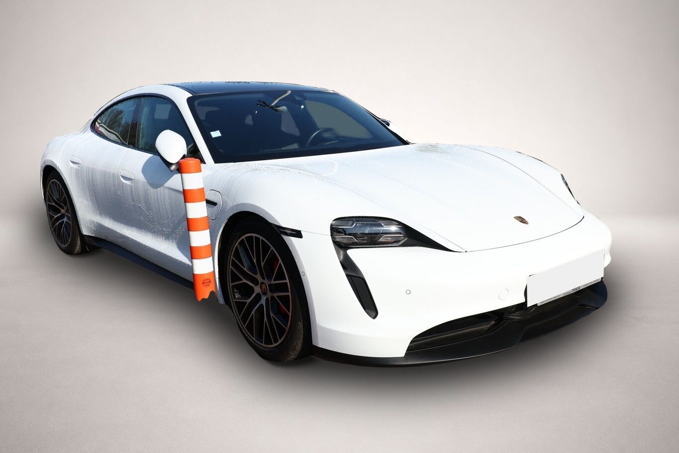 Porsche Taycan (06/2020, ELECTRIC)