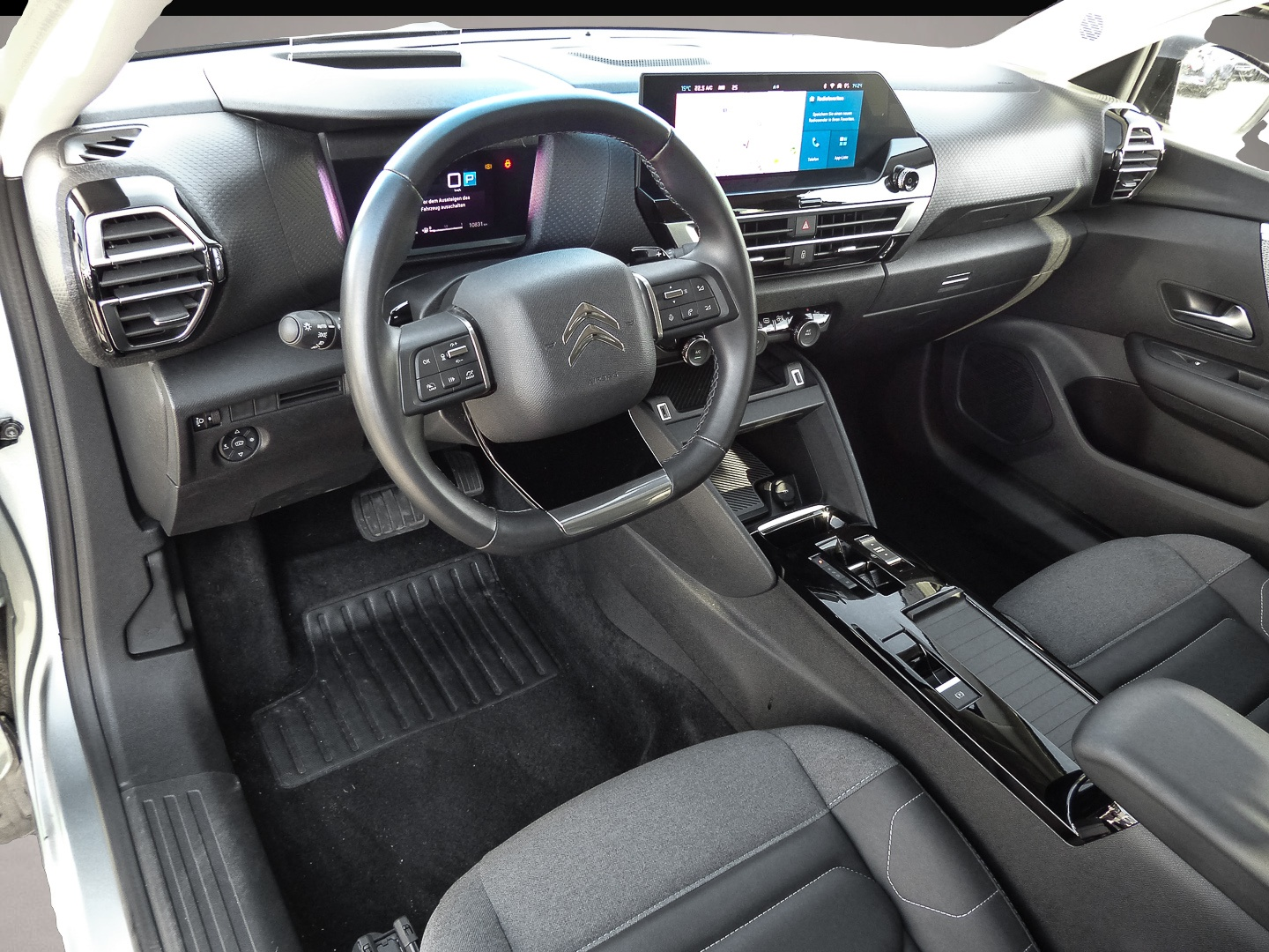 Citroen C4 (11/2023, Benzin)