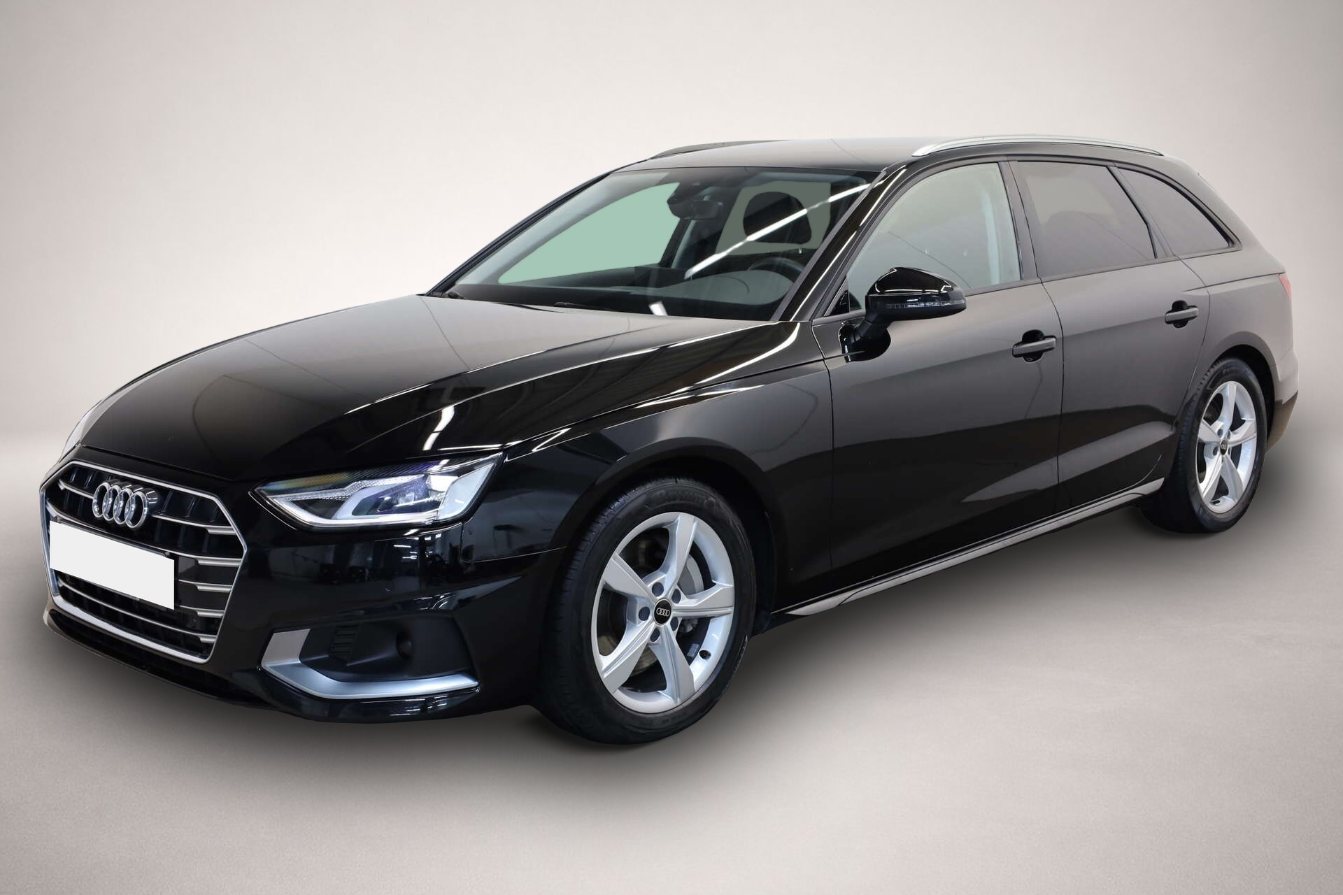 Audi A4 (10/2023, Benzin)