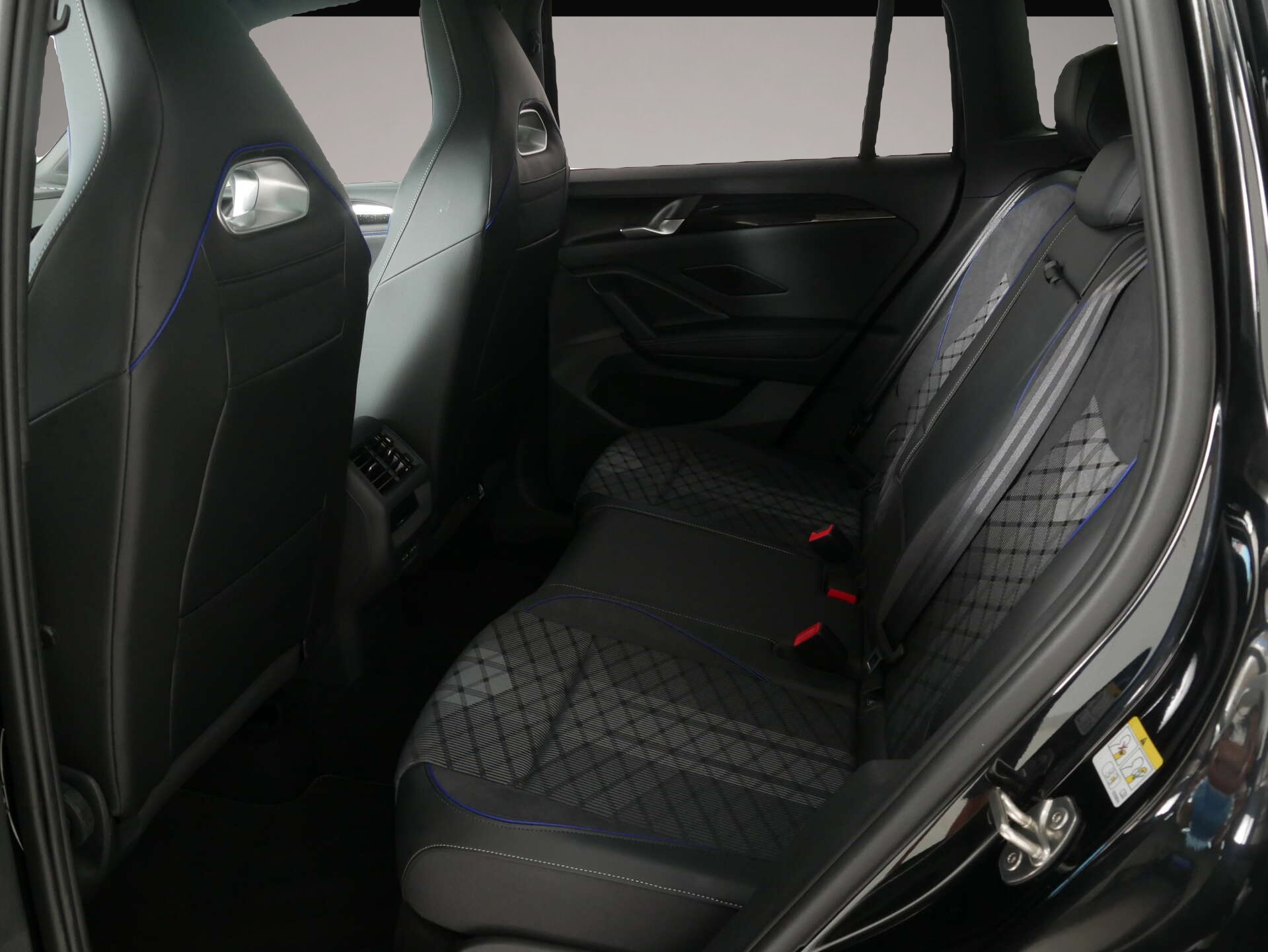 Volkswagen Tiguan (12/2025, Benzin)
