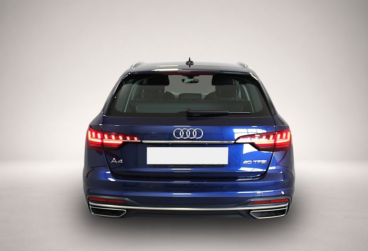Audi A4 (09/2022, Benzin)