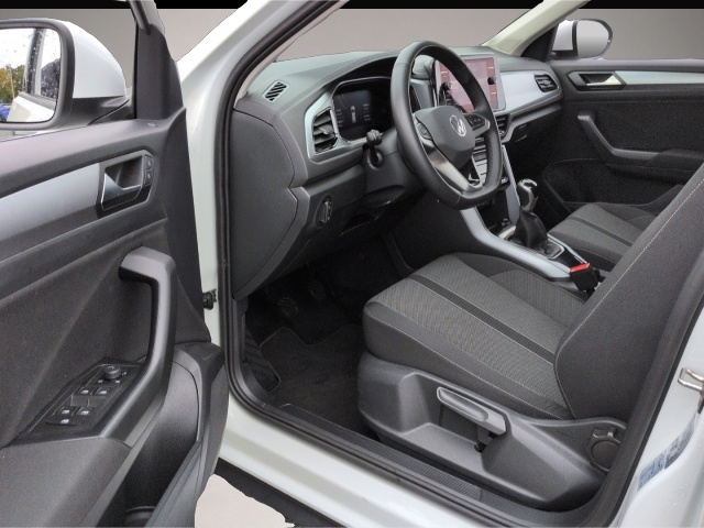 Volkswagen T-Roc (11/2024, Benzin)