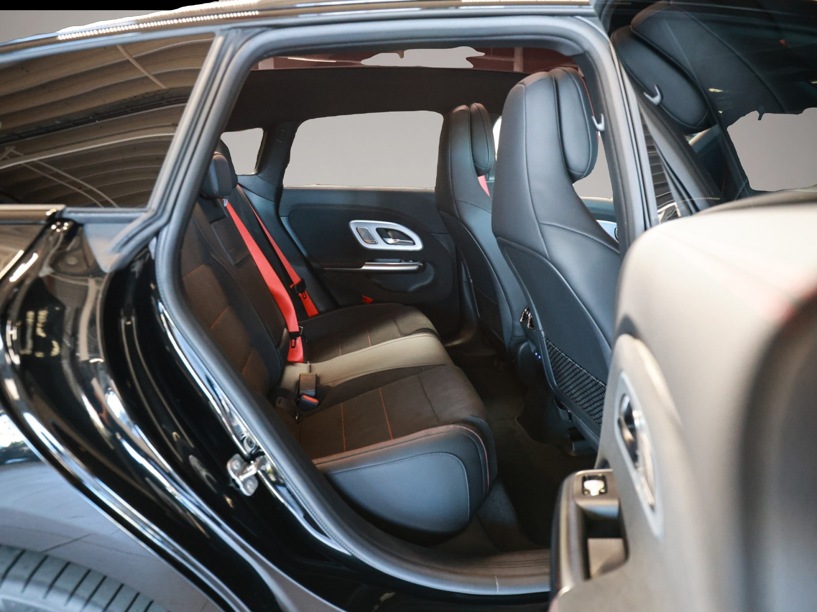Mercedes-Benz CLA 350 (04/2026, ELECTRIC)