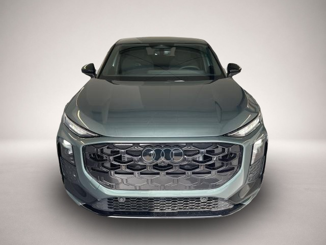Audi Q3, image 2 of 5