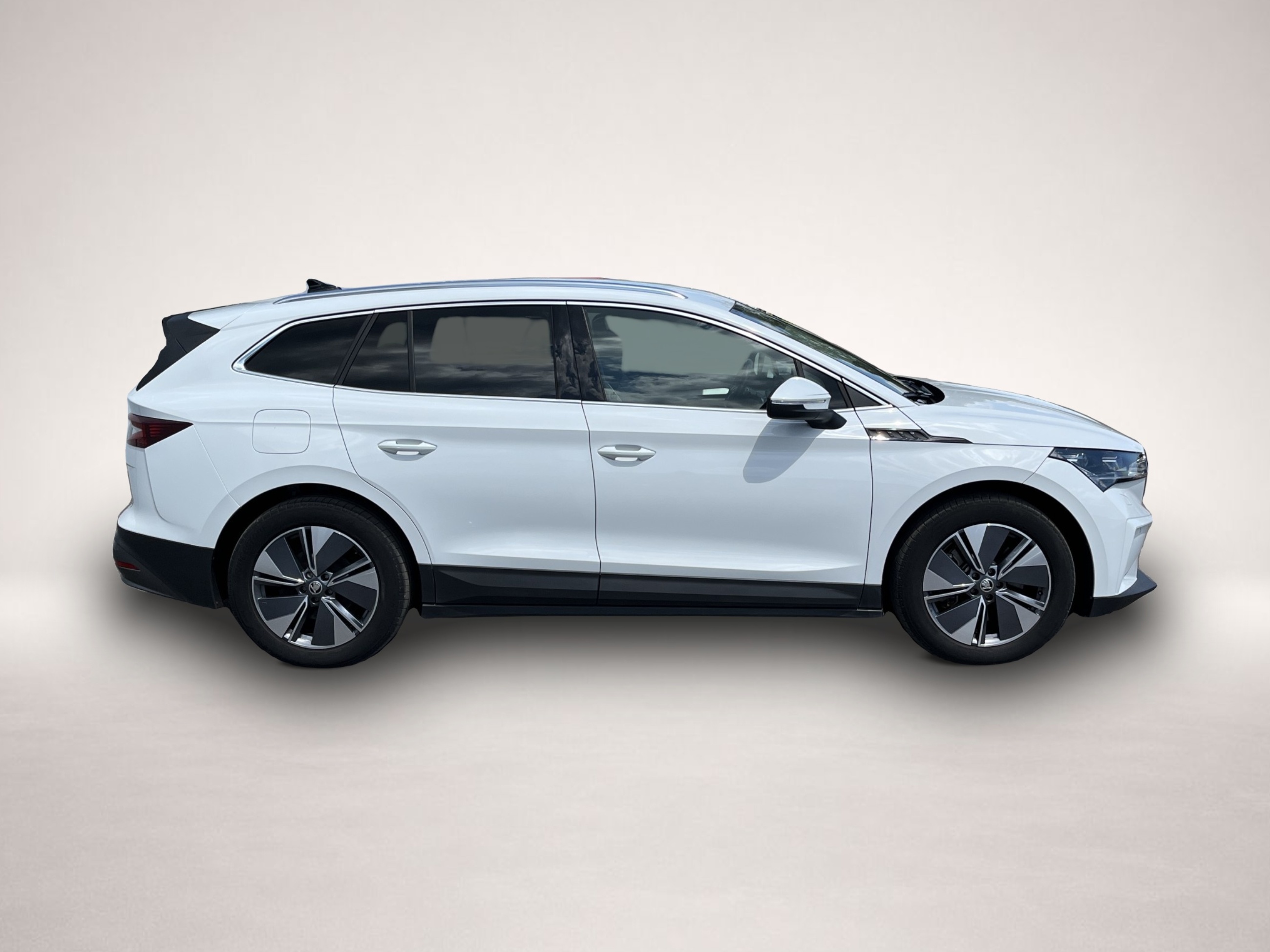 Skoda Enyaq (03/2022, ELECTRIC)