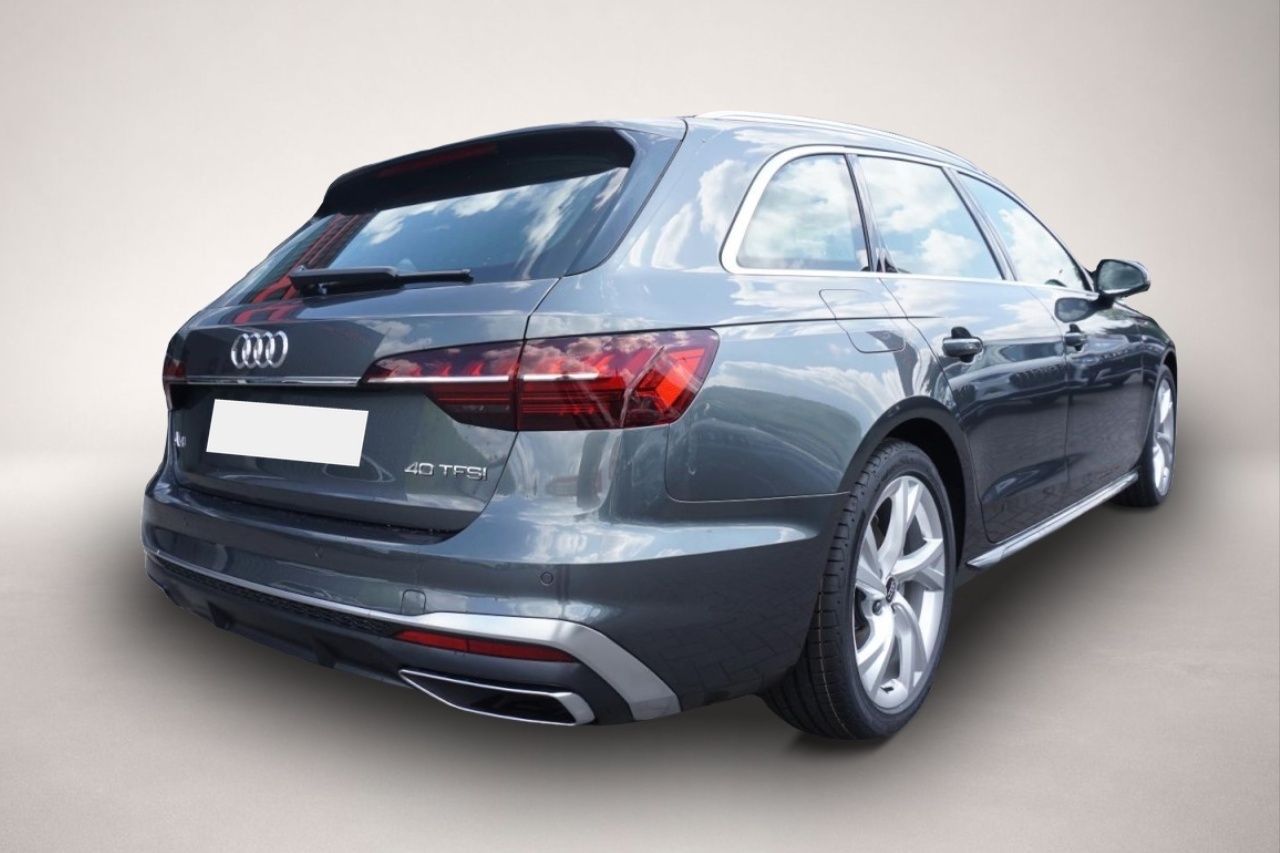Audi A4 (11/2023, Benzin)