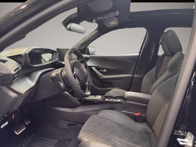 Peugeot 2008 (12/2025, Benzin)