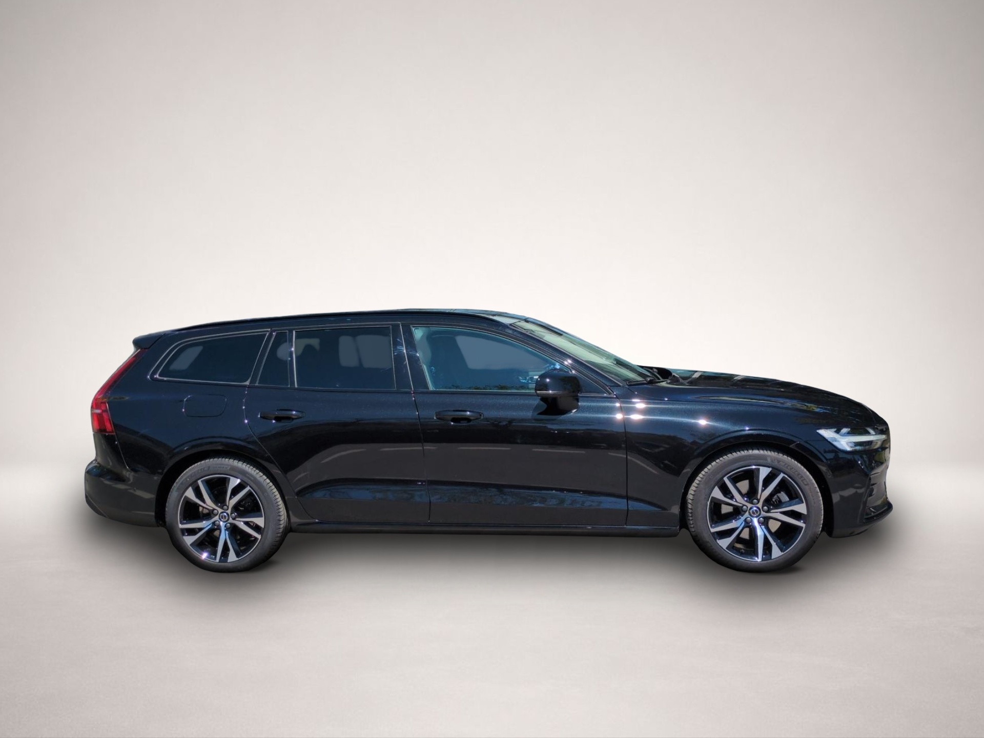 Volvo V60 (04/2024, Benzin)