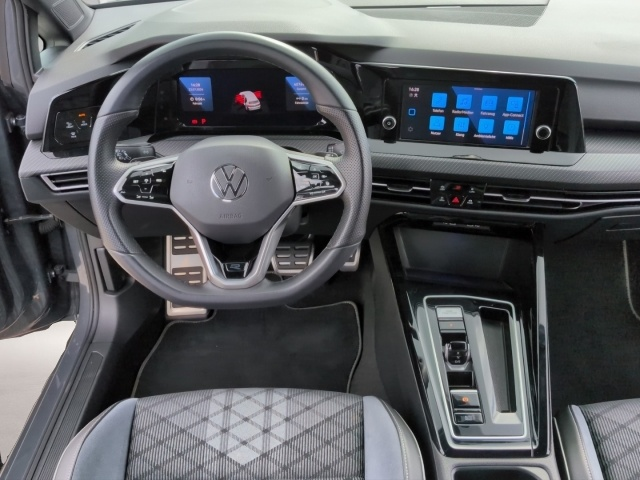 Volkswagen Golf (02/2024, Benzin)