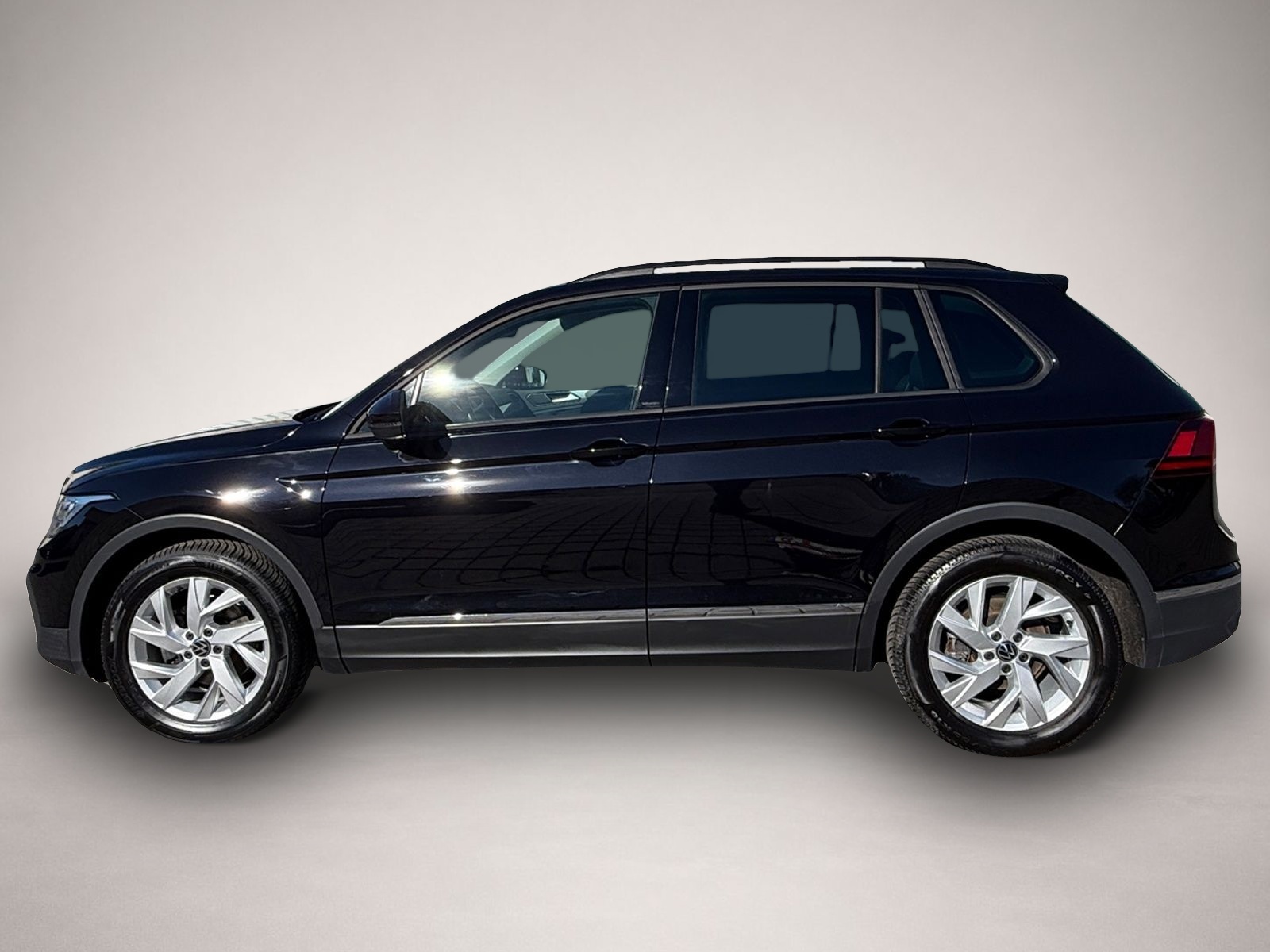 Volkswagen Tiguan (02/2021, Benzin)