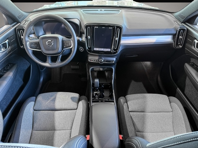 Volvo XC40 (01/2026, Benzin)