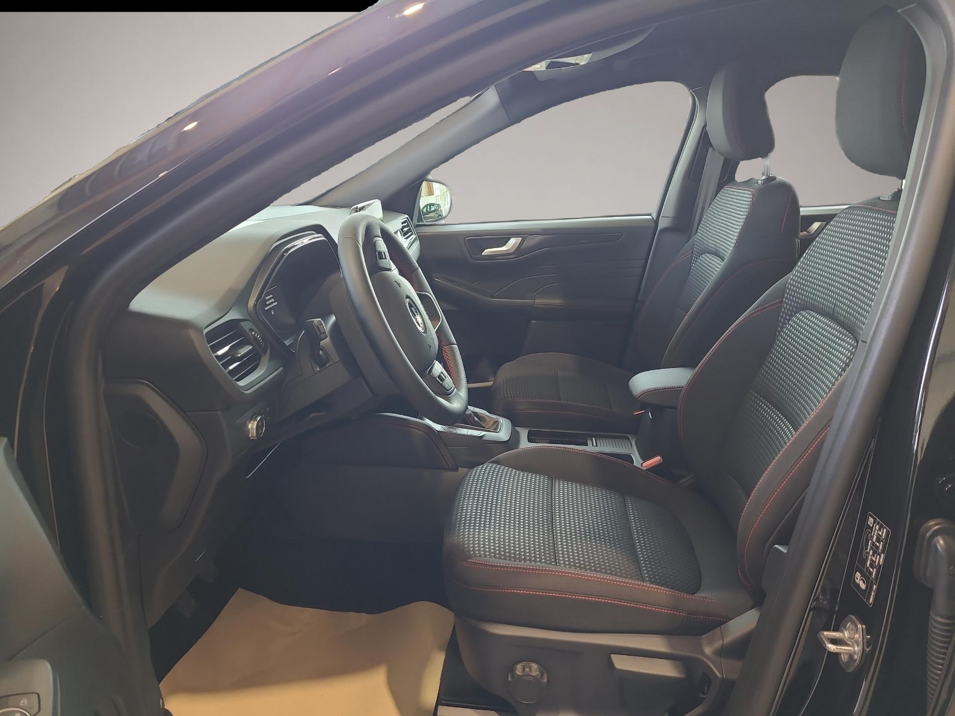Ford Kuga (11/2023, Benzin)