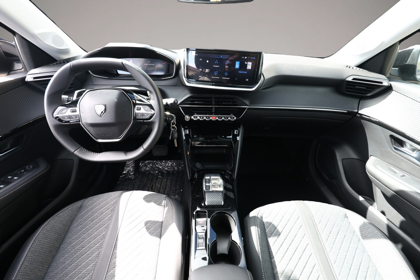 Peugeot 208 (11/2025, Benzin)