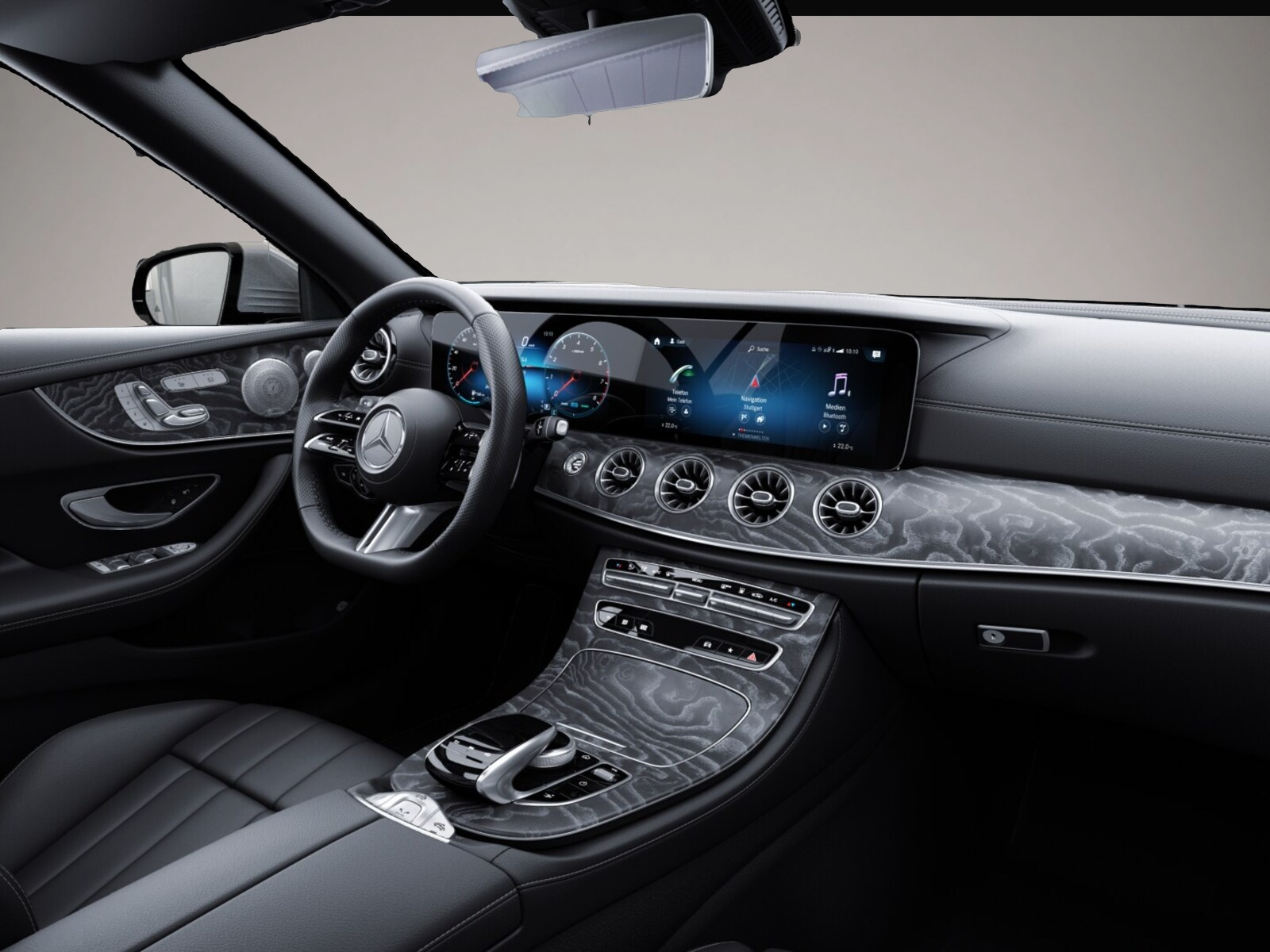 Mercedes-Benz E 300 (09/2023, Benzin)
