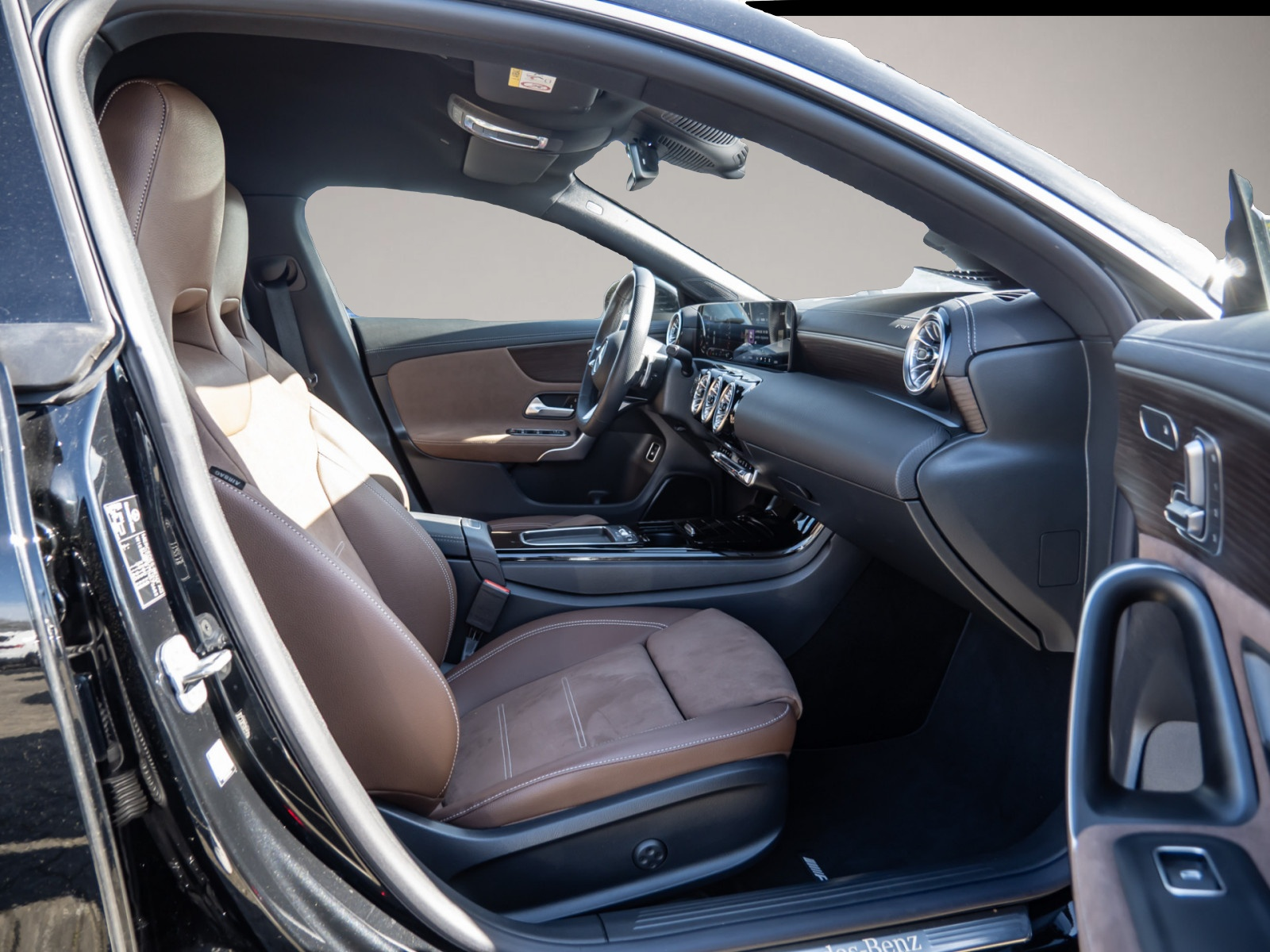 Mercedes-Benz CLA 250 (05/2025, Hybrid (Benzin/Elektro))
